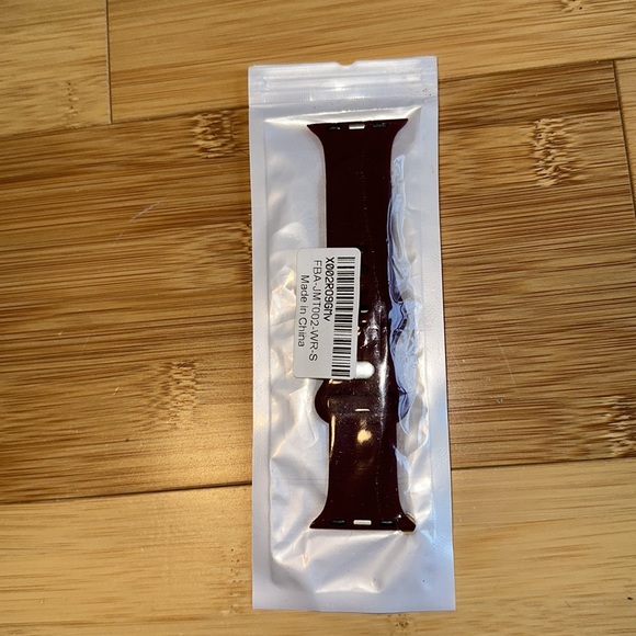 Apple Watch Wristband (Miscellaneous Brand) Burgundy - Picture 3 of 5